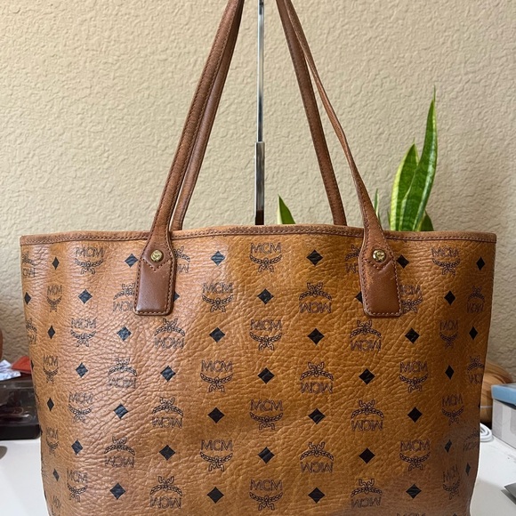 MCM COGNAC VISETOS SHOPPING TOTE - Picture 2 of 16